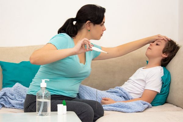 Trẻ bị cúm A có phải đi khám không ? Cách điều trị cúm A ở trẻ 